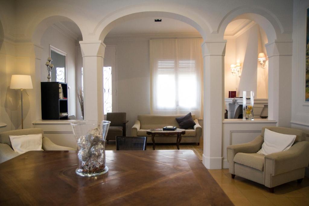 Alquila por horas Masia con en encato del S. XIV