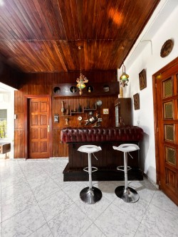 Alquila por horas Vivienda unifamiliar de estilo rústico con vistas a la montaña y ciudad de Granada