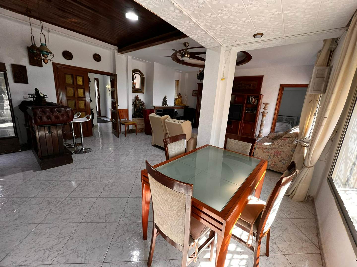 Alquila por horas Vivienda unifamiliar de estilo rústico con vistas a la montaña y ciudad de Granada