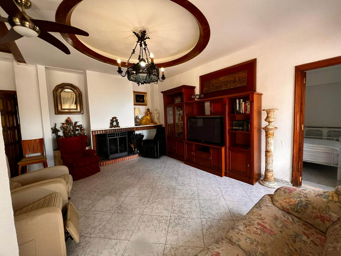 Alquila por horas Vivienda unifamiliar de estilo rústico con vistas a la montaña y ciudad de Granada