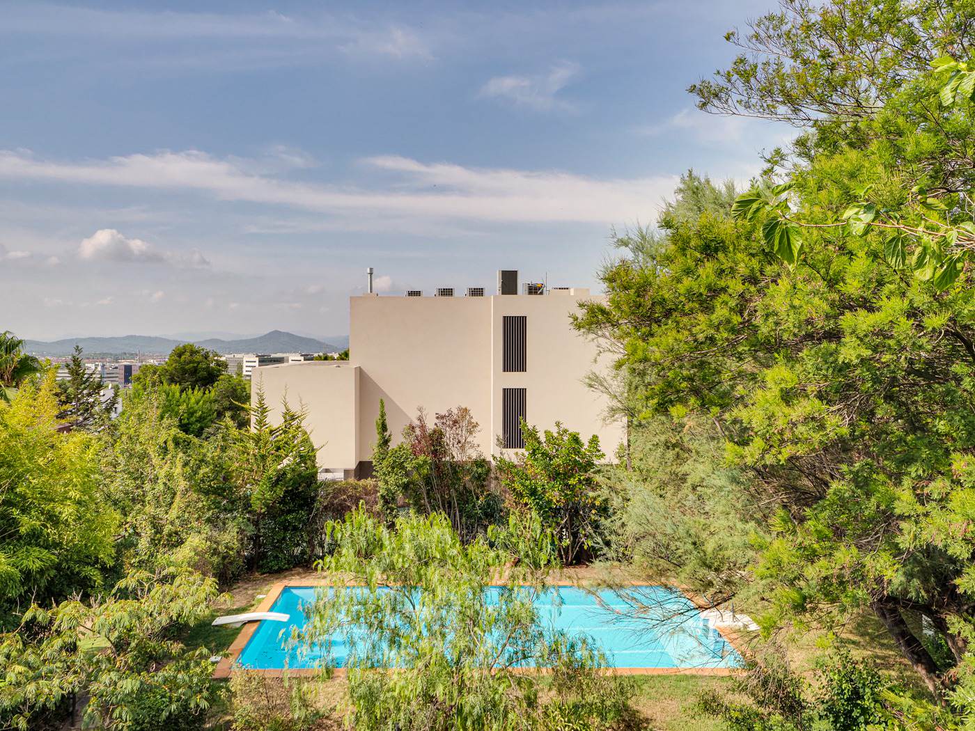 Alquila por horas Casa con grandes espacios y piscina