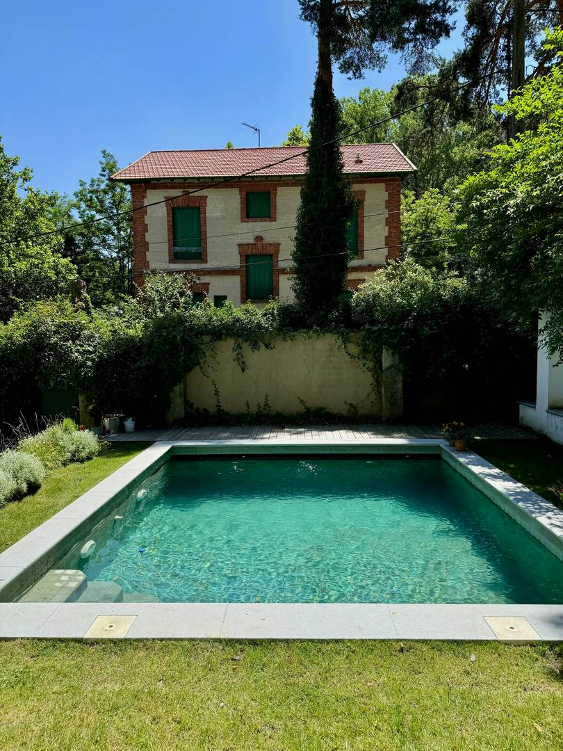 Alquila por horas vivienda unifamiliar rustica en el bosque