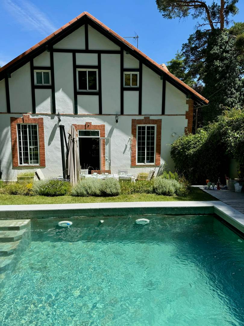 Alquila por horas vivienda unifamiliar rustica en el bosque