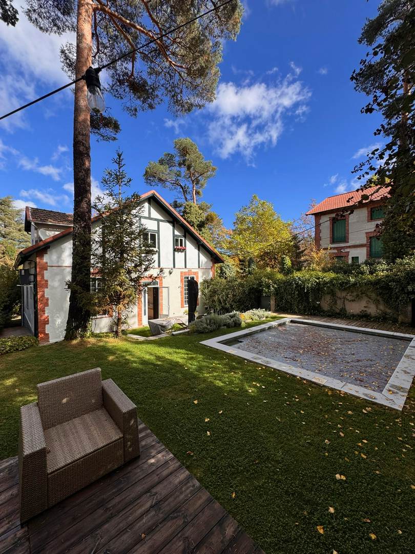 Alquila por horas Vivienda unifamiliar rustica en el bosque