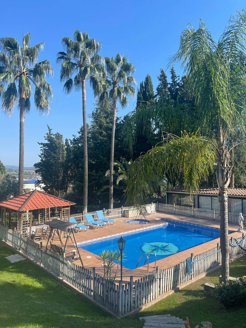 Alquila por horas Chalet único con increíble jardín