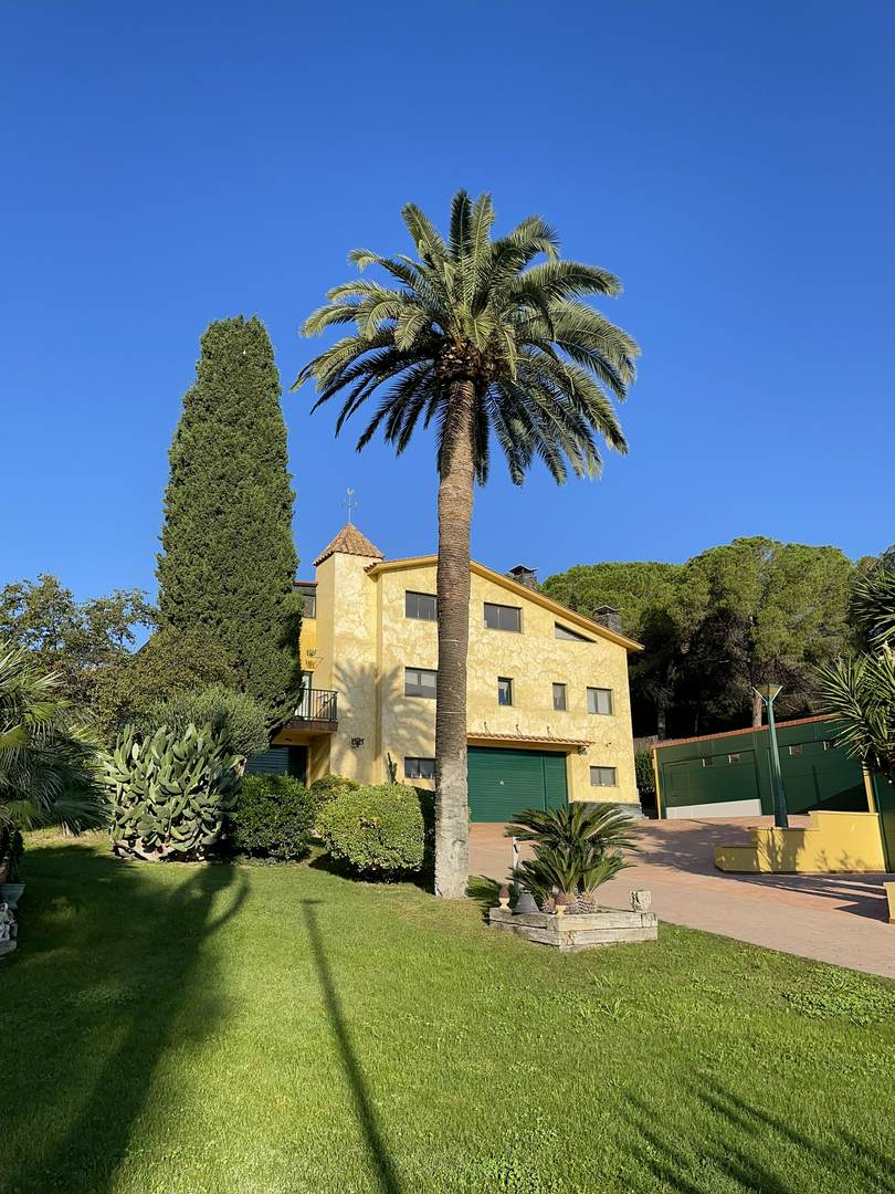 Alquila por horas Chalet único con increíble jardín