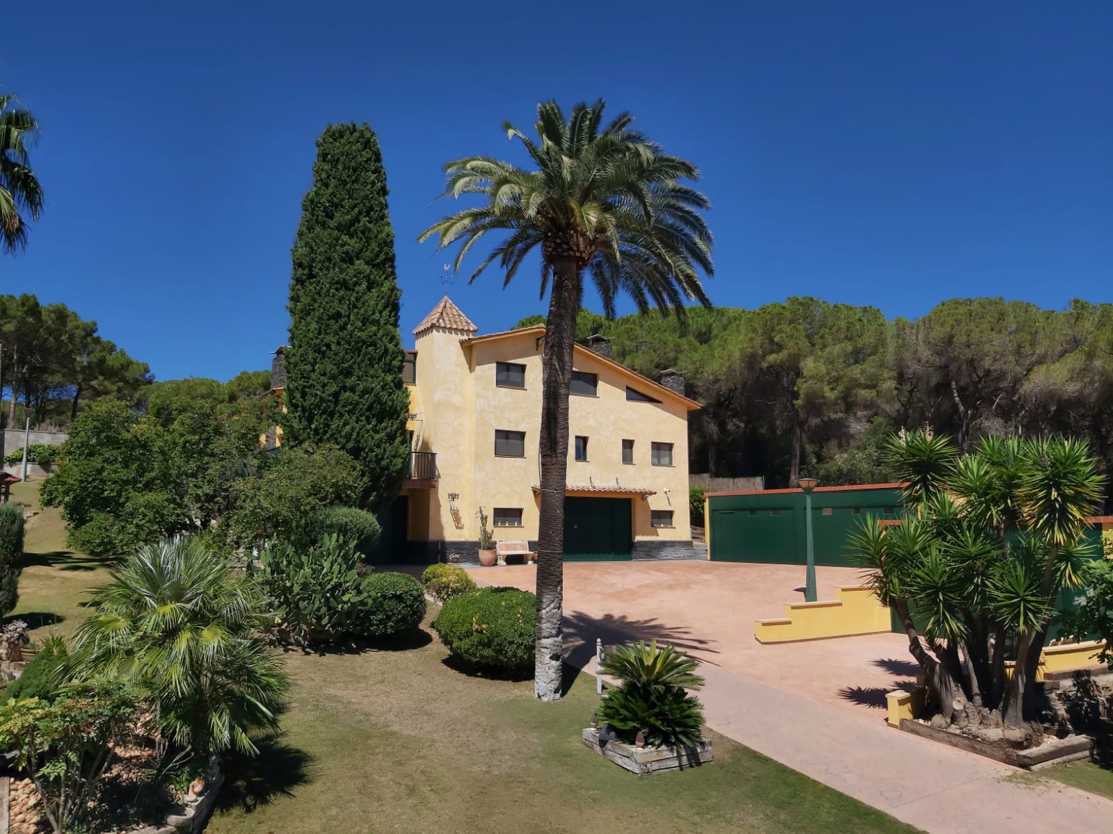 Alquila por horas Chalet único con increíble jardín