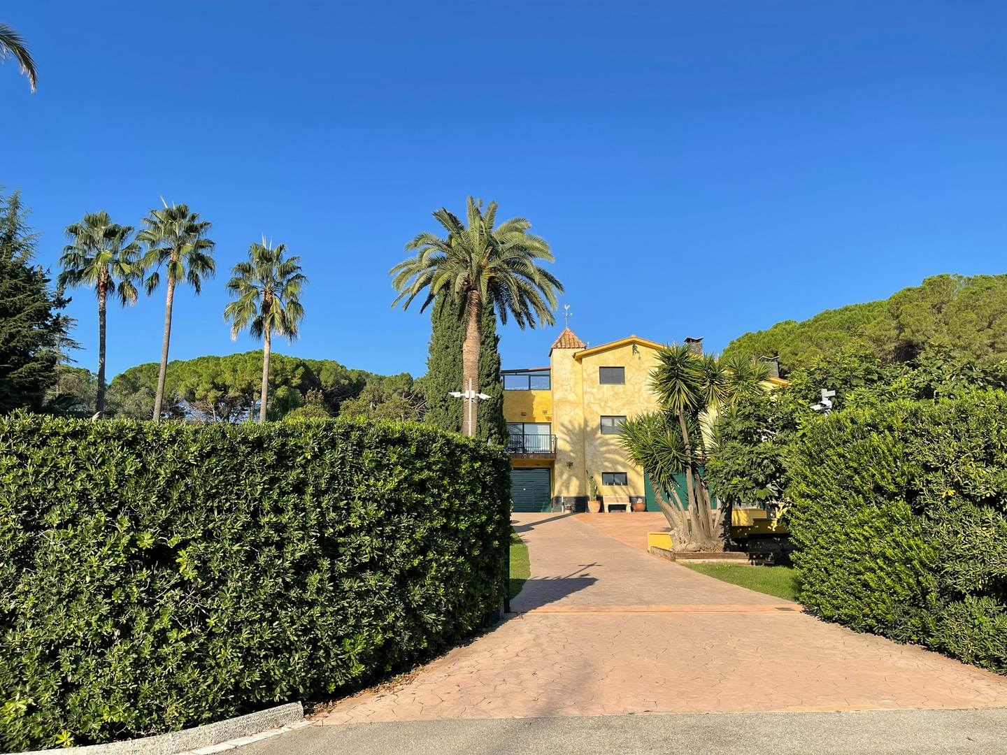 Alquila por horas Chalet único con increíble jardín