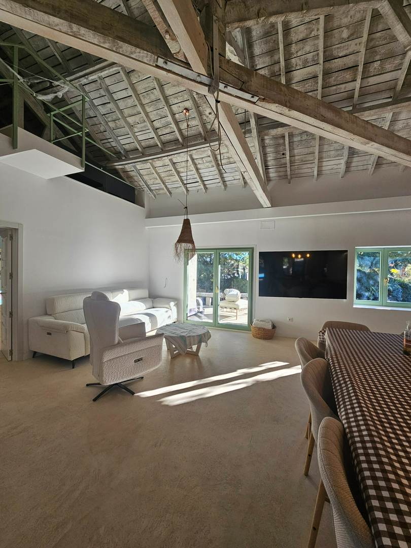 Alquila por horas Chalet independiente de estilo mediterráneo/ piedra con gran jardín