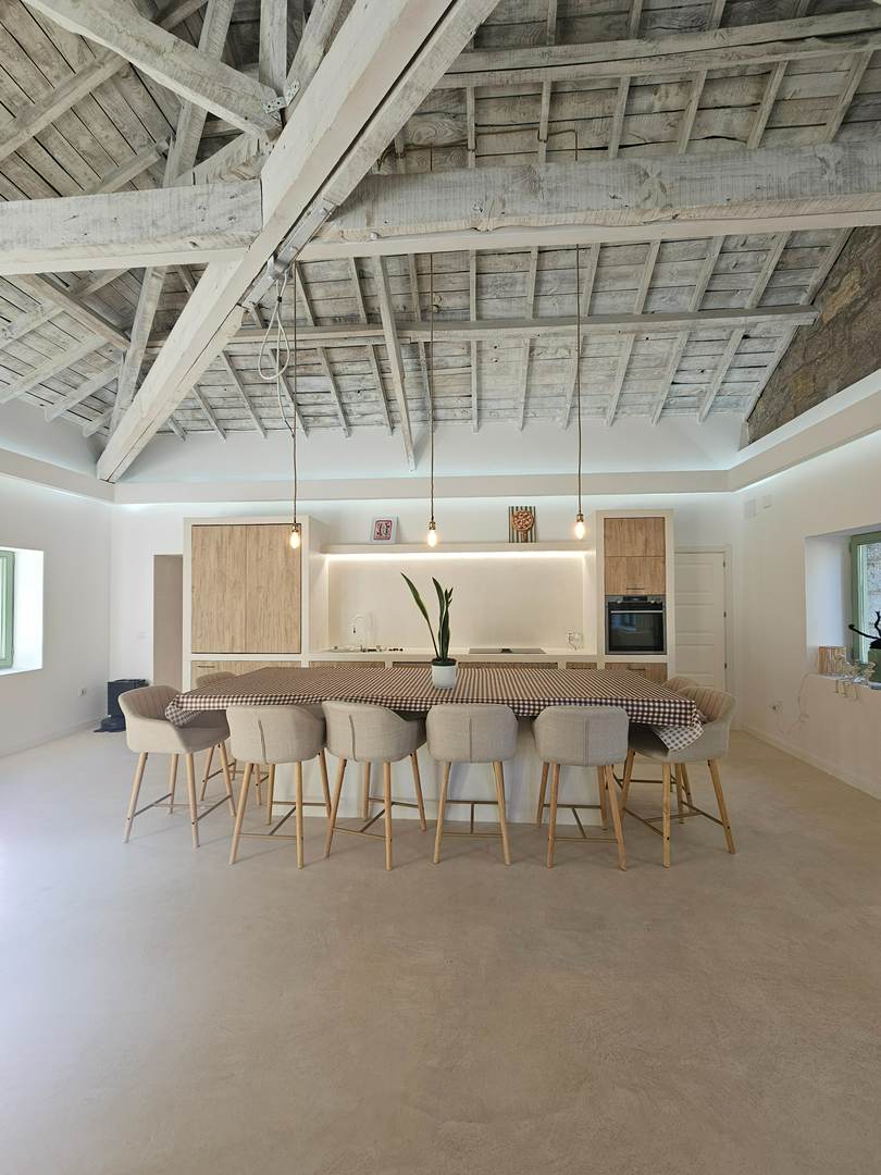 Alquila por horas Chalet independiente de estilo mediterráneo/ piedra con gran jardín