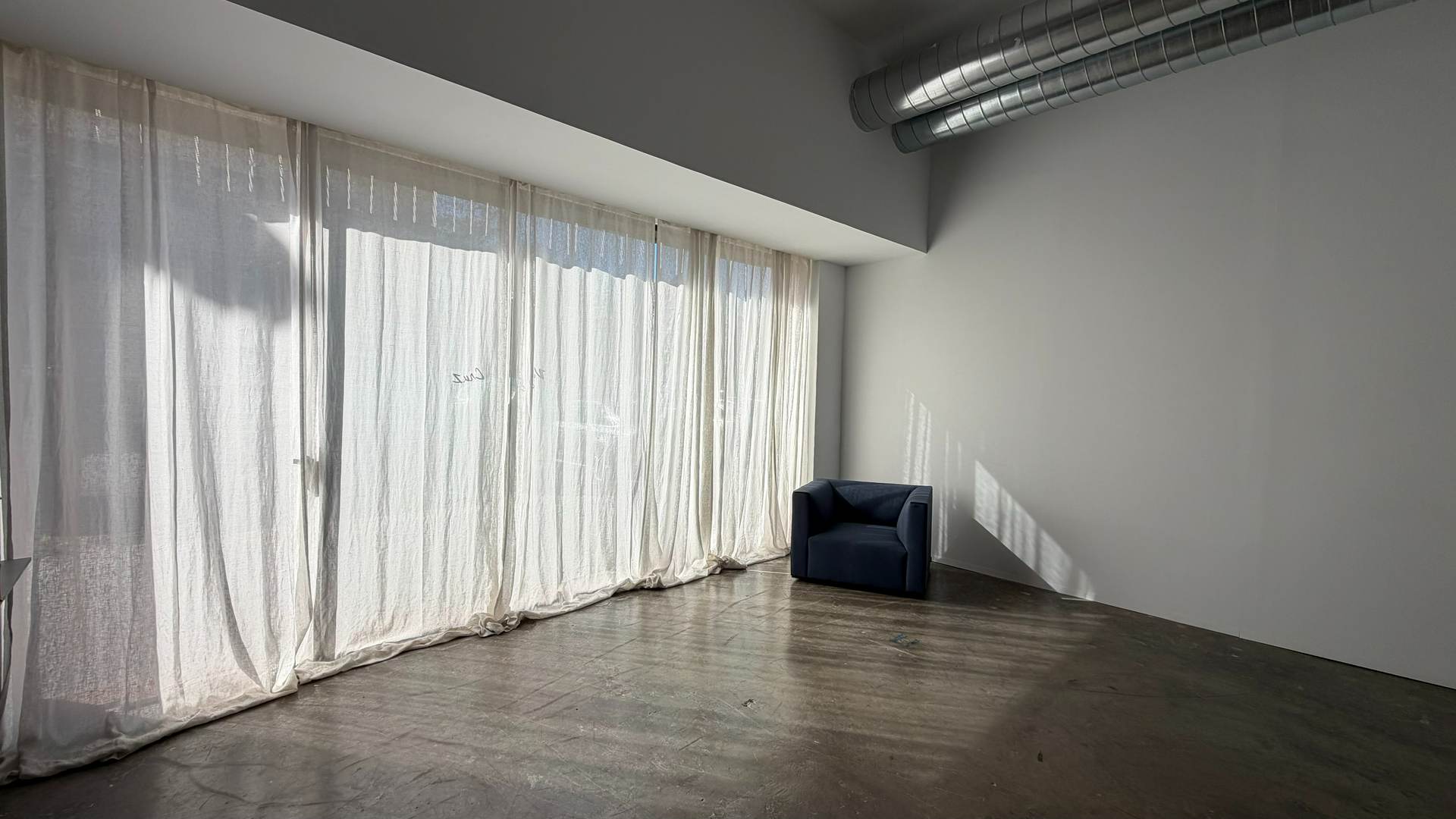 Alquila por horas Estudio de fotografía y vídeo con luz natural