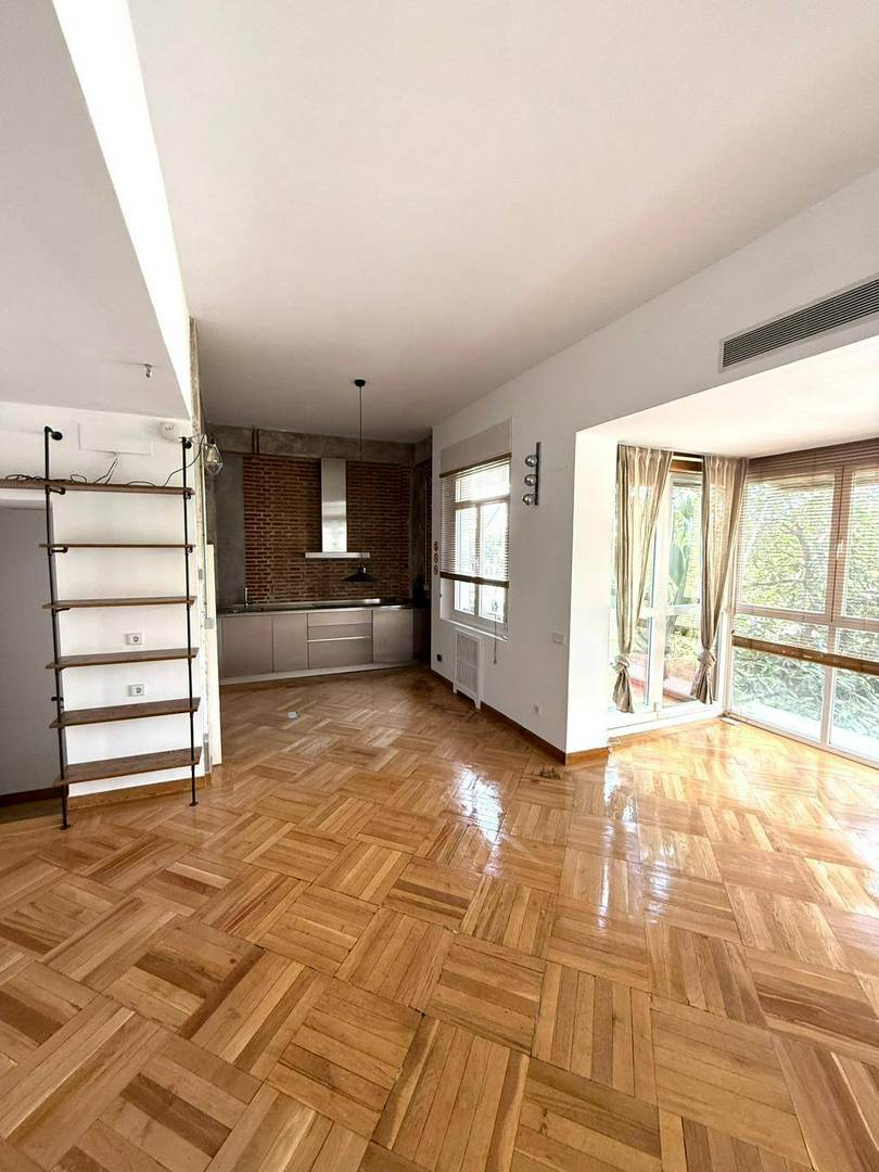 Alquila por horas APARTAMENTO MID CENTURY VACIO