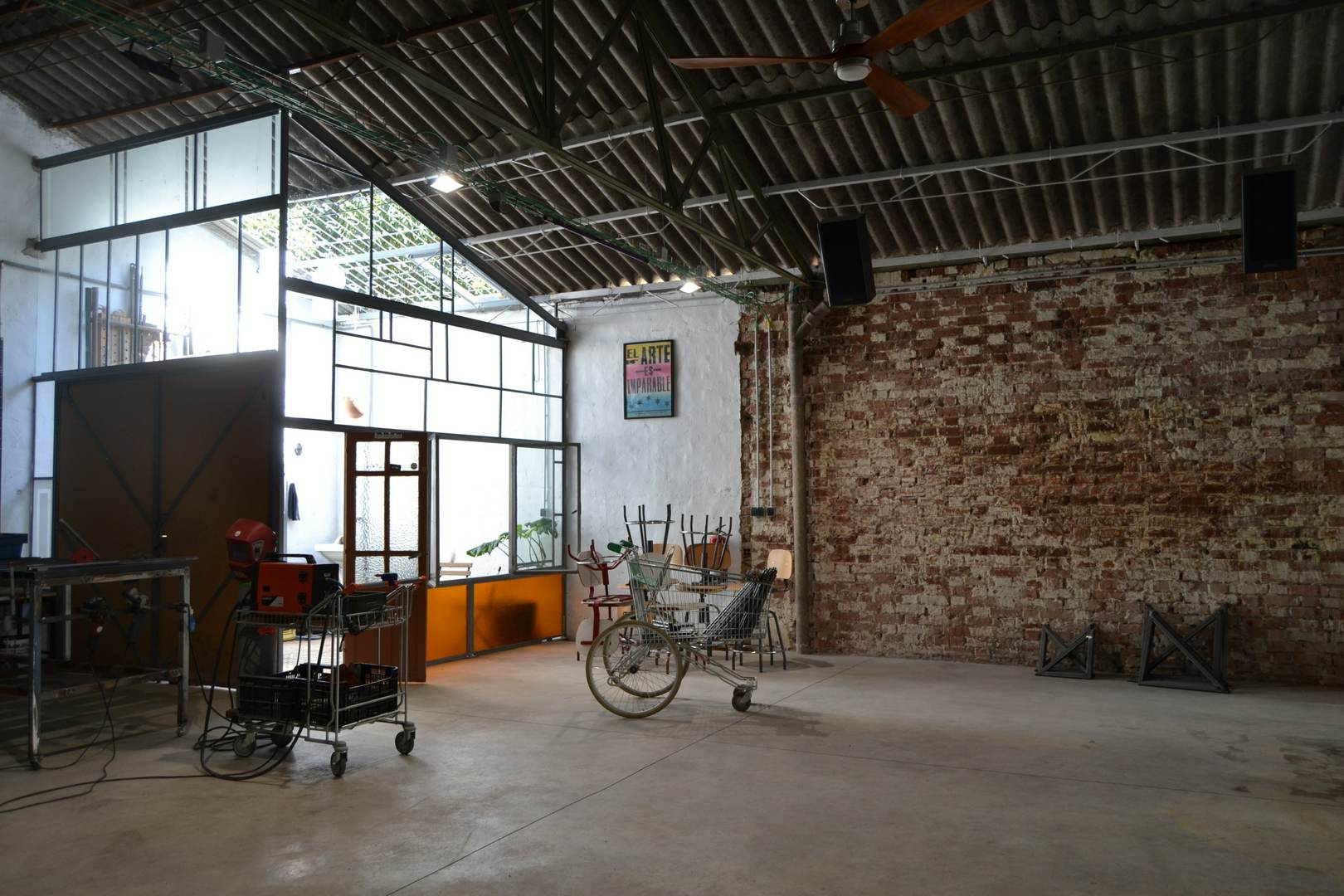 Alquila por horas NAVE POLIVALENTE EN VILLAVERDE ALTO