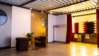 Alquila por horas nave escénica polivalente