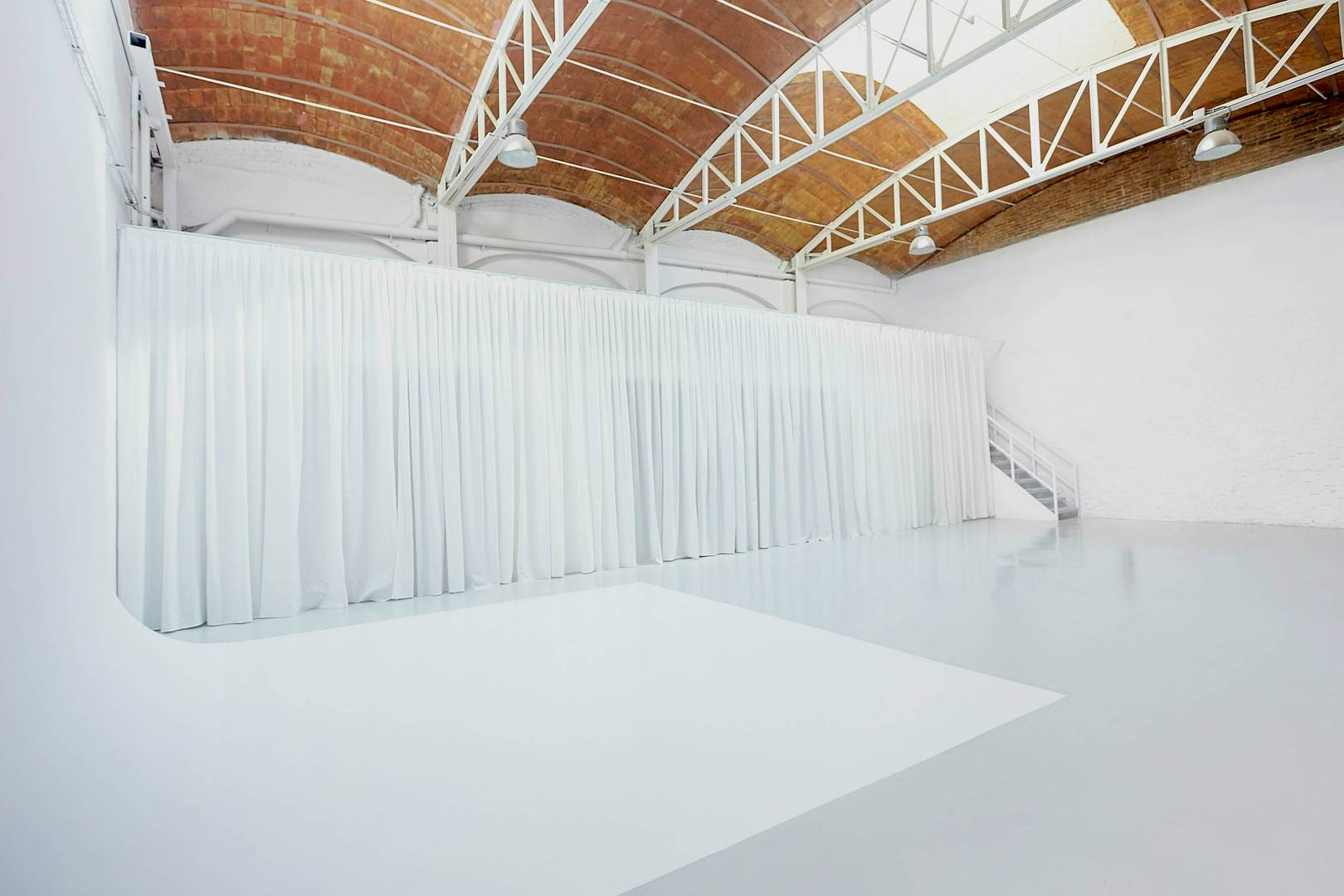 Alquila por horas Nave dinámica