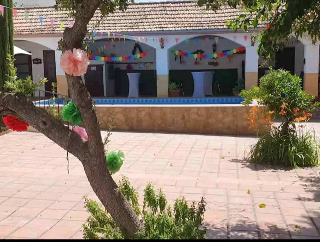 Alquila por horas Complejo de auténticas  casas de campo. 