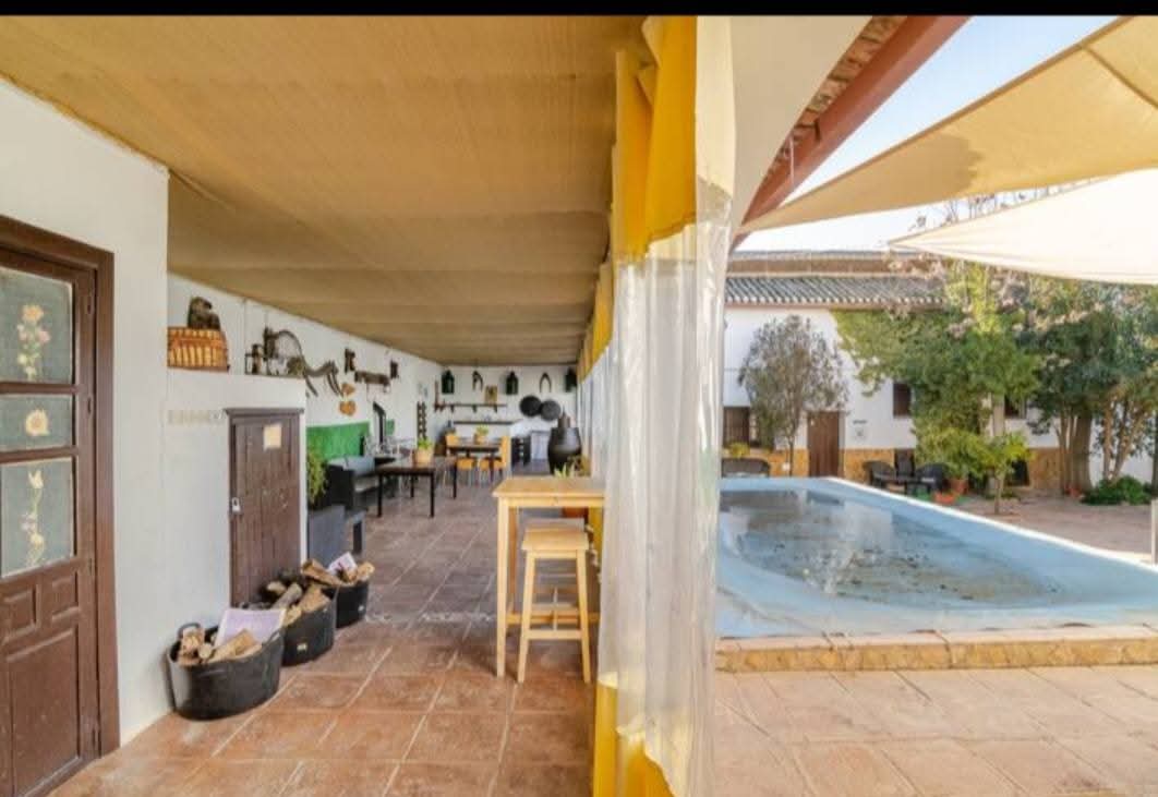 Alquila por horas Complejo de auténticas  casas de campo. 