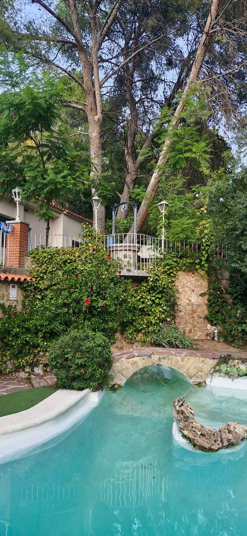 Alquila por horas Chalet con encanto y piscina artística, en plena sierra Calderona