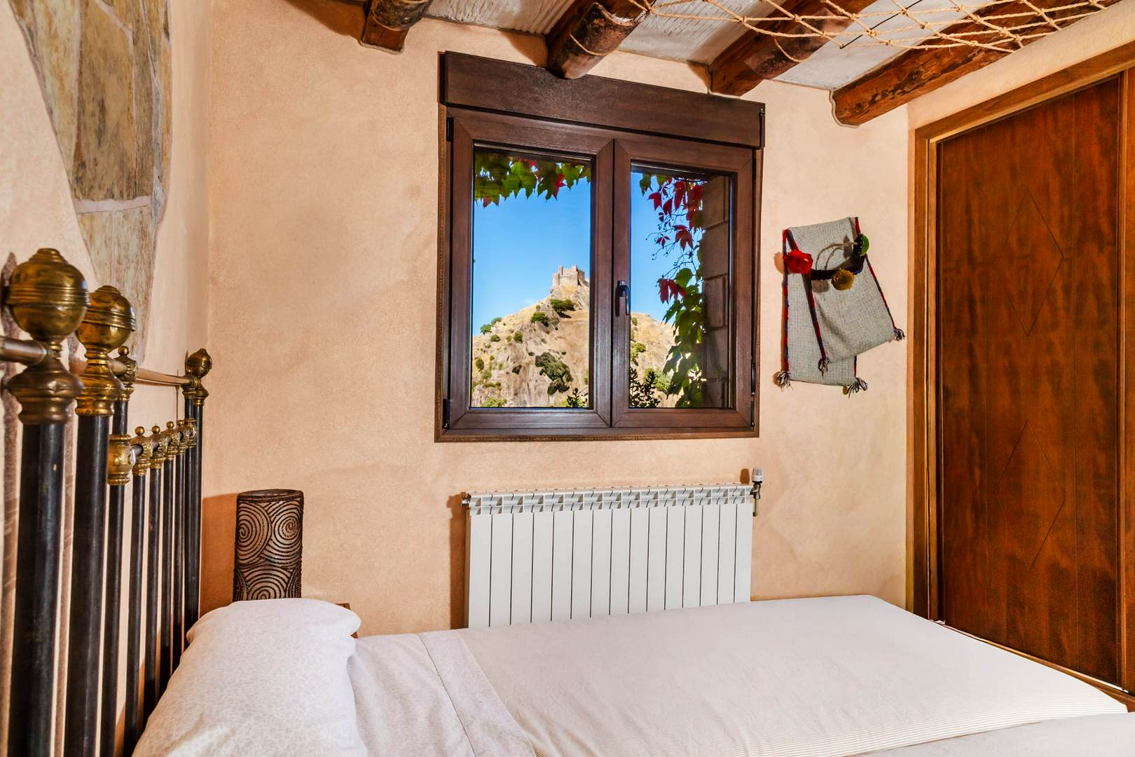 Alquila por horas Increíble casa con estética de castillo