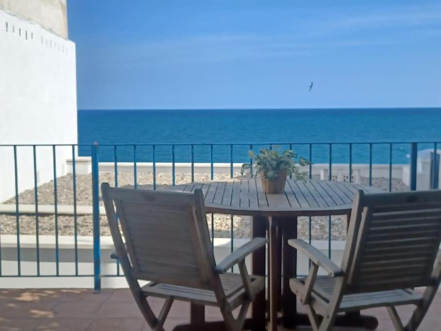 Alquila por horas Casa rústica en Sant Pol de Mar con vistas al mar en el centro del pueblo.