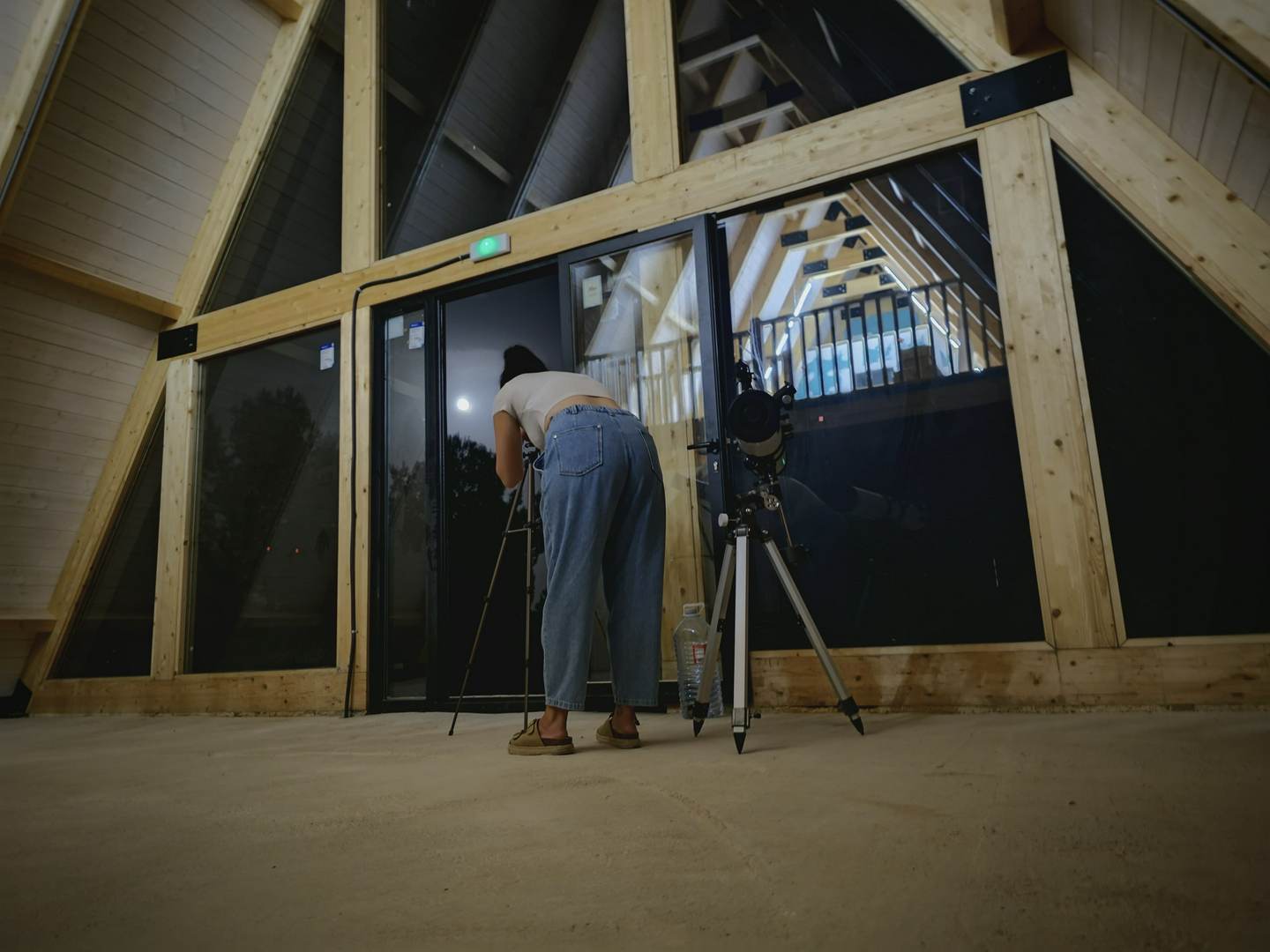 Alquila por horas Casa alpina de madera, aislada, con piscina y gran espacio natural