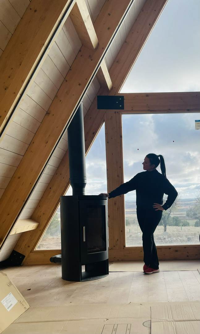 Alquila por horas Casa alpina de madera, aislada, con piscina y gran espacio natural