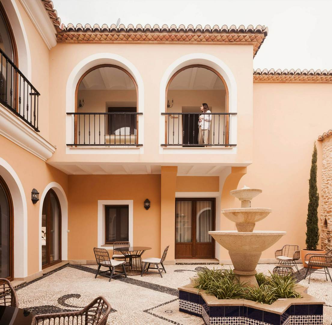 Alquila por horas Alquería rústica entre olivos milenarios - espacio premium para rodajes y eventos