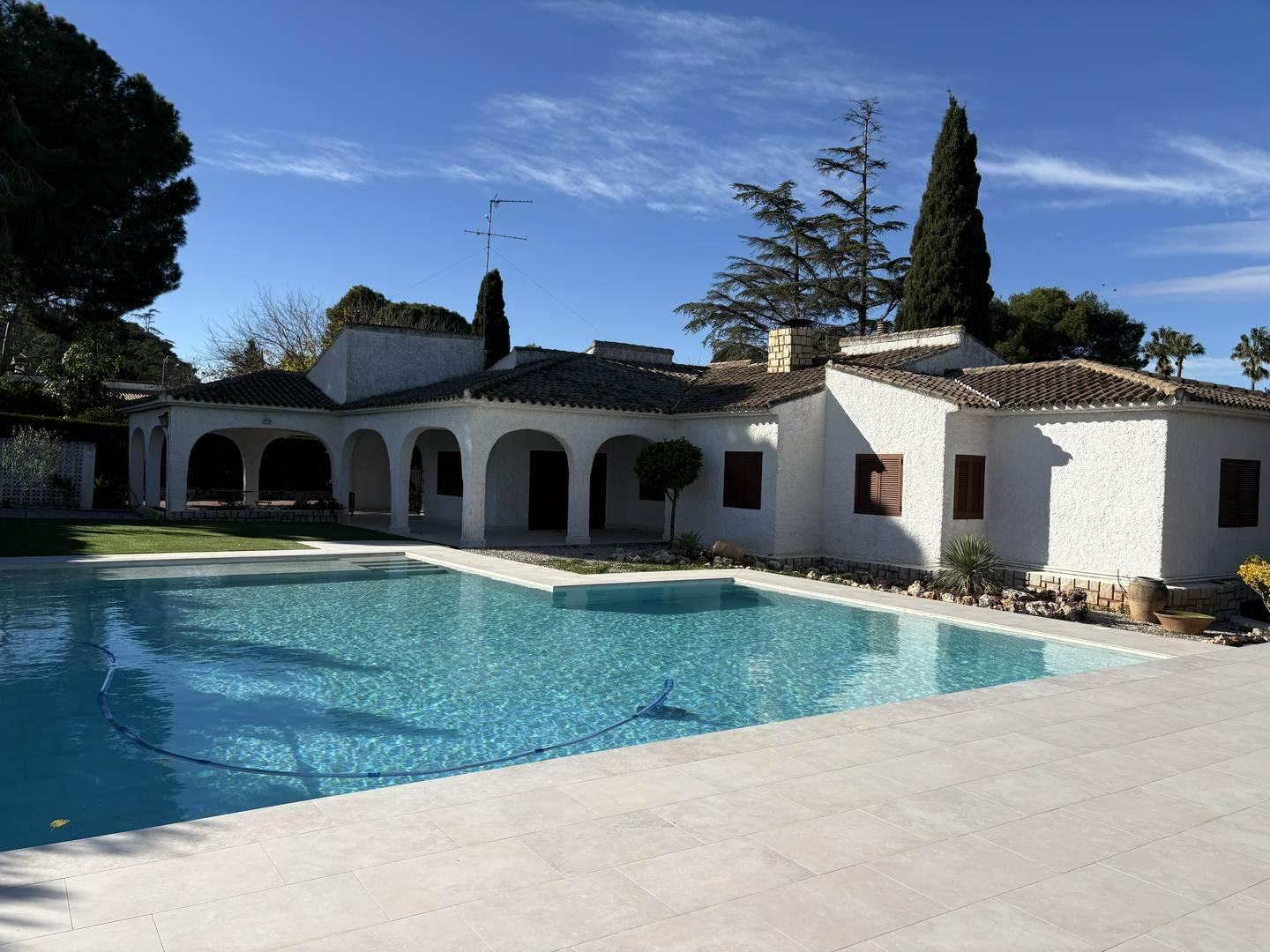 Alquila por horas Chalet con piscina