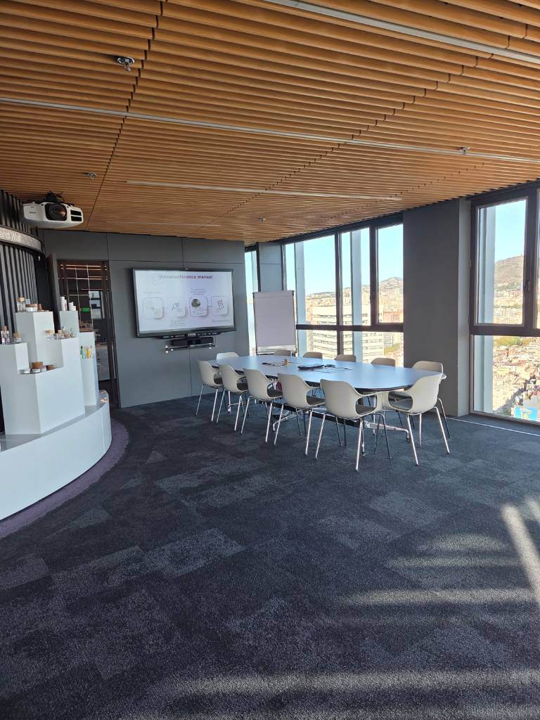 Alquila por horas Despachos y salas de juntas y reuniones