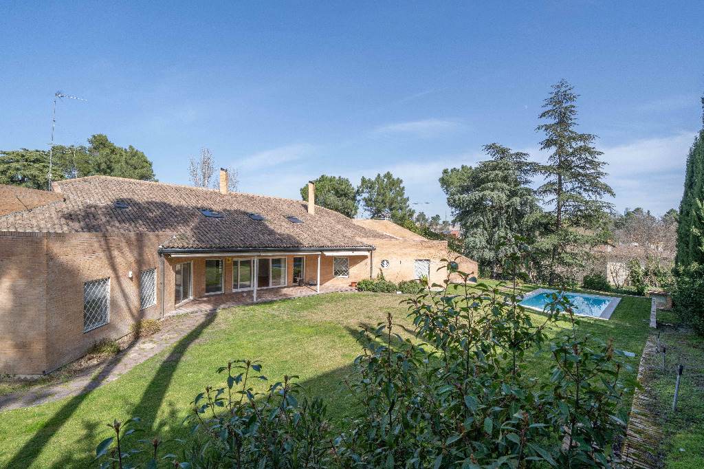 Alquila por horas Chalet Señorial de los Años 90