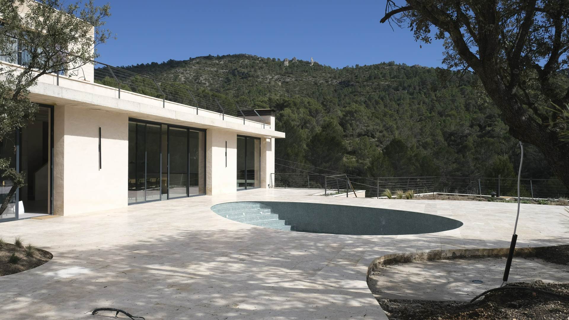 Alquila por horas Preciosa arquitectura en entorno natural