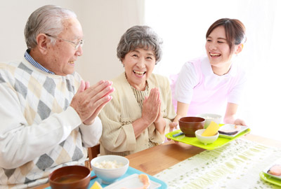 老人ホームでの食事