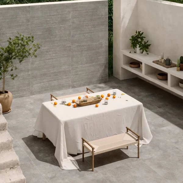 אריח גרניט פורצלן דמוי אבן בגוון אפור בגימורי מט ומבריק במידות 120×120 / 120×60  – תוצרת איטליה