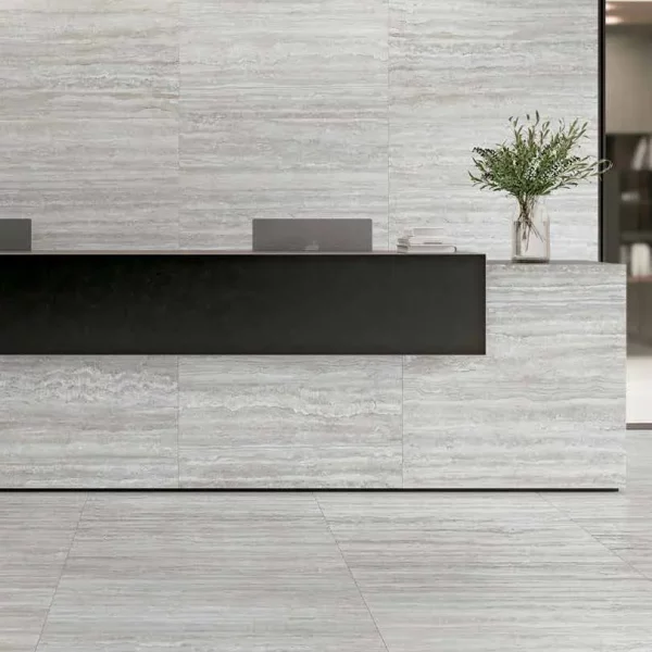 אריח גרניט פורצלן דמוי טרוורטין בגוון שנהב בגימור מט 120×60 – תוצרת ספרד