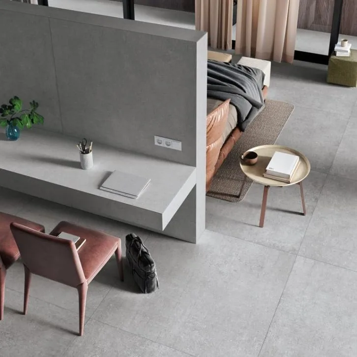 אריח גרניט פורצלן דמוי בטון בגוון לבן-סיד בגימור מט 120×120 / 120×60 – תוצרת איטליה