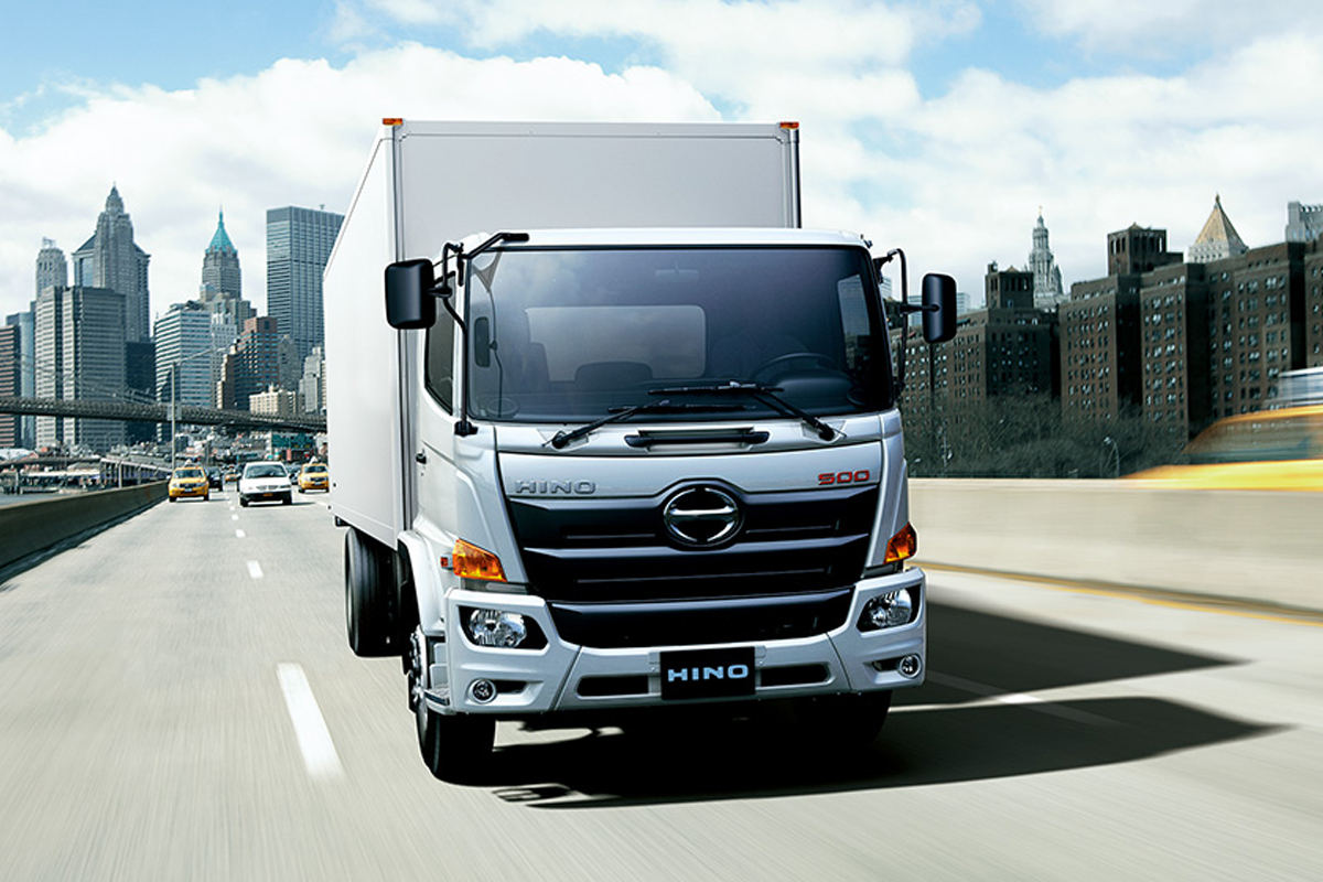 Автомобиль hino фото