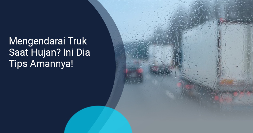 tips berkendara saat hujan