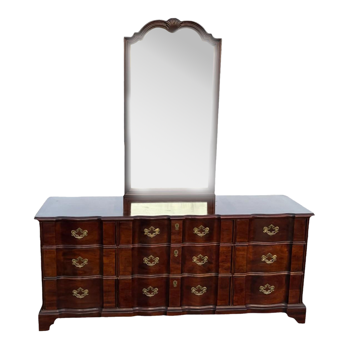 1980s Henredon Georgian Mahogany Dresser With Mirror | Henredon - $3595 | Kashew | Kashew 1980s Henredon Georgian Mahogany Dresser With Mirror | Henredon - $3595 | Kashew | Kashew
