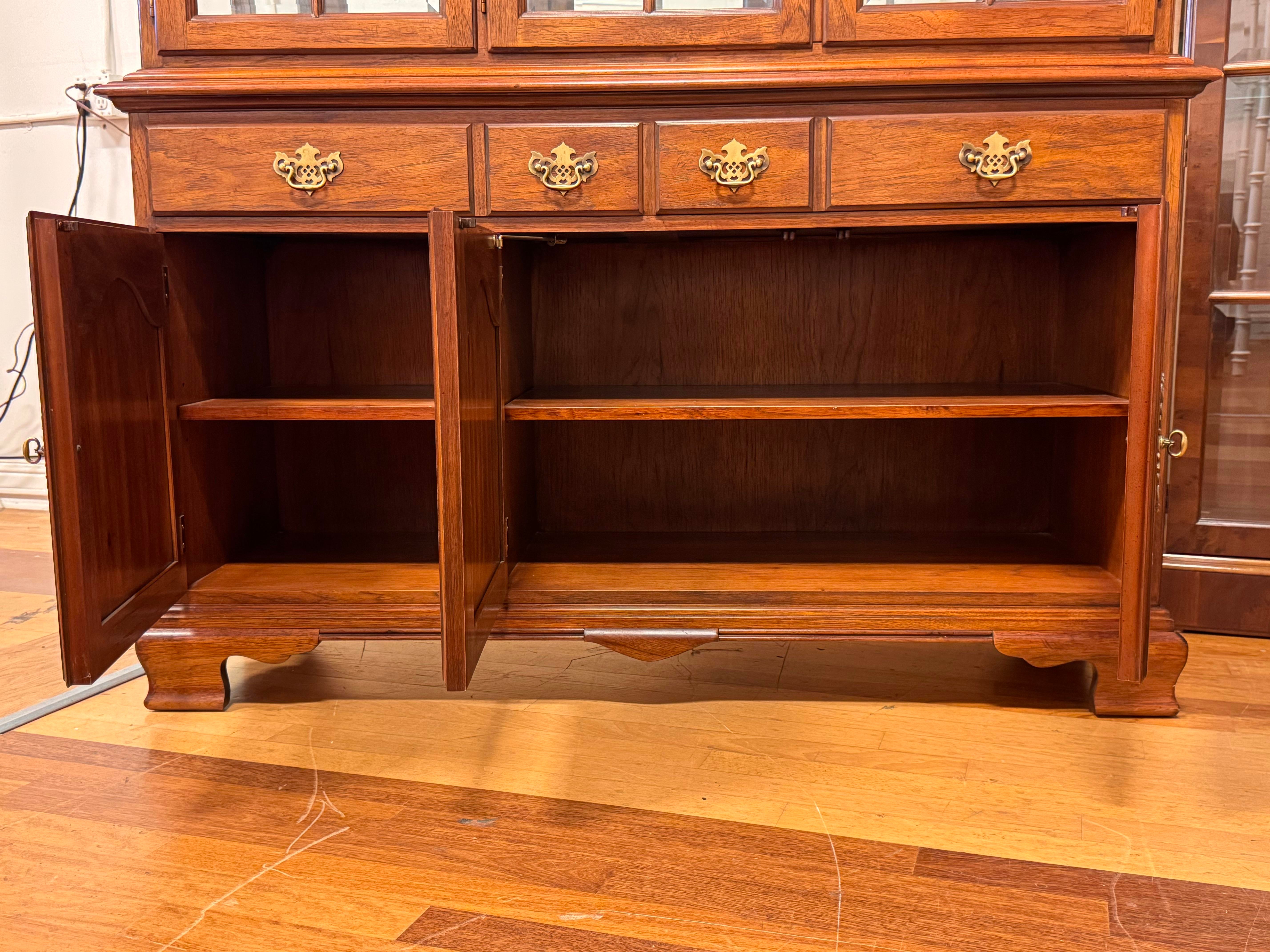 Drexel Heritage Late 20th Century China/ Display Hutch | Drexel