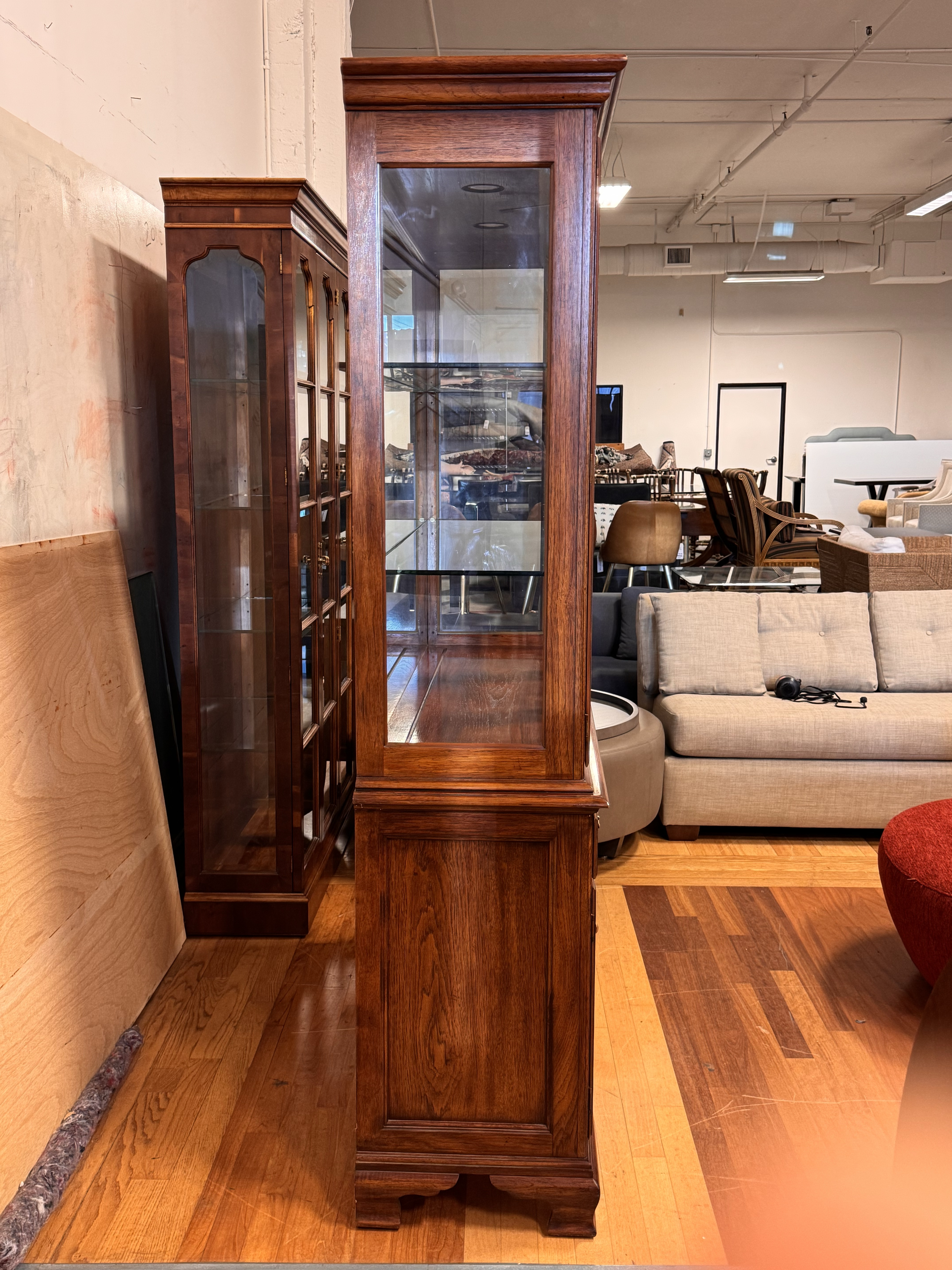Drexel Heritage Late 20th Century China/ Display Hutch | Drexel