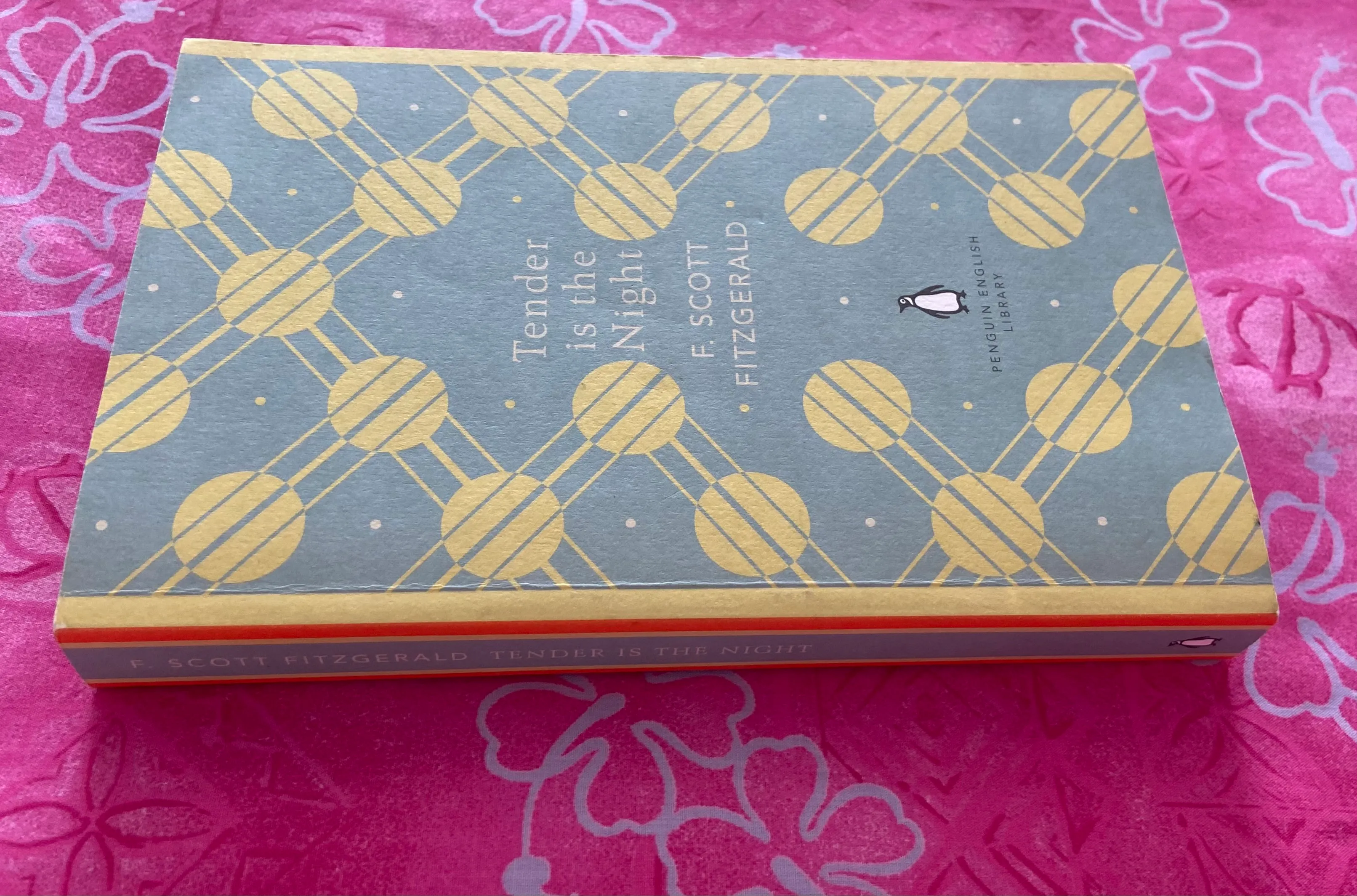 Tender is the Night (The Penguin English Library) - Image 2