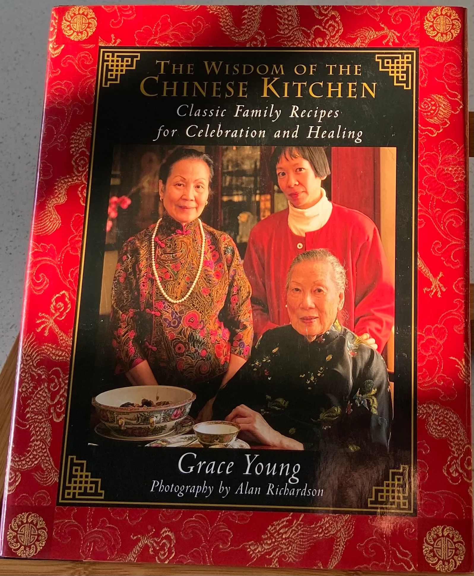 The Wisdom of the Chinese Kitchen: Classic Family Recipes For Celebration And Healing
