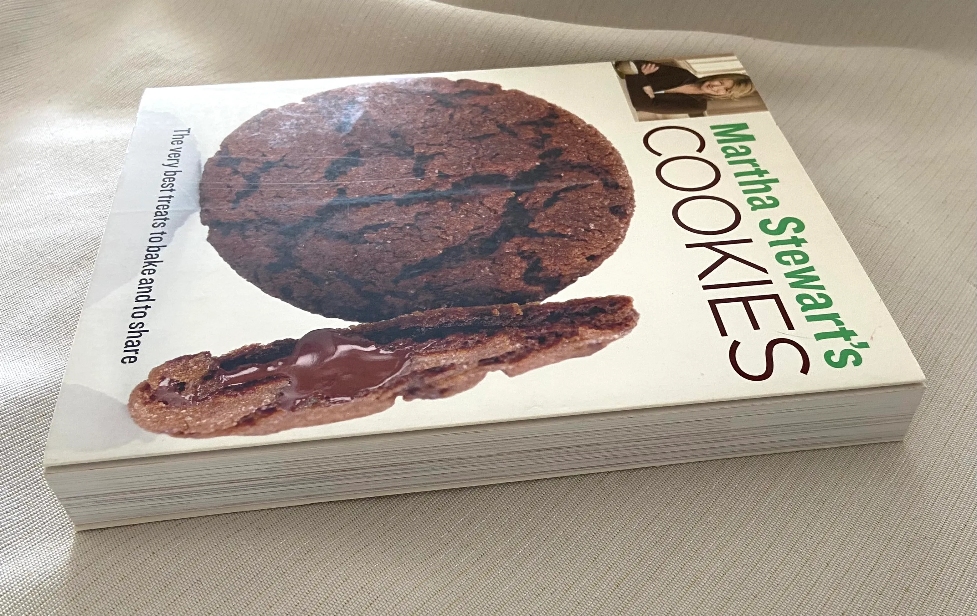 Martha Stewart's Cookies: The Very Best Treats to Bake and to Share - Image 2