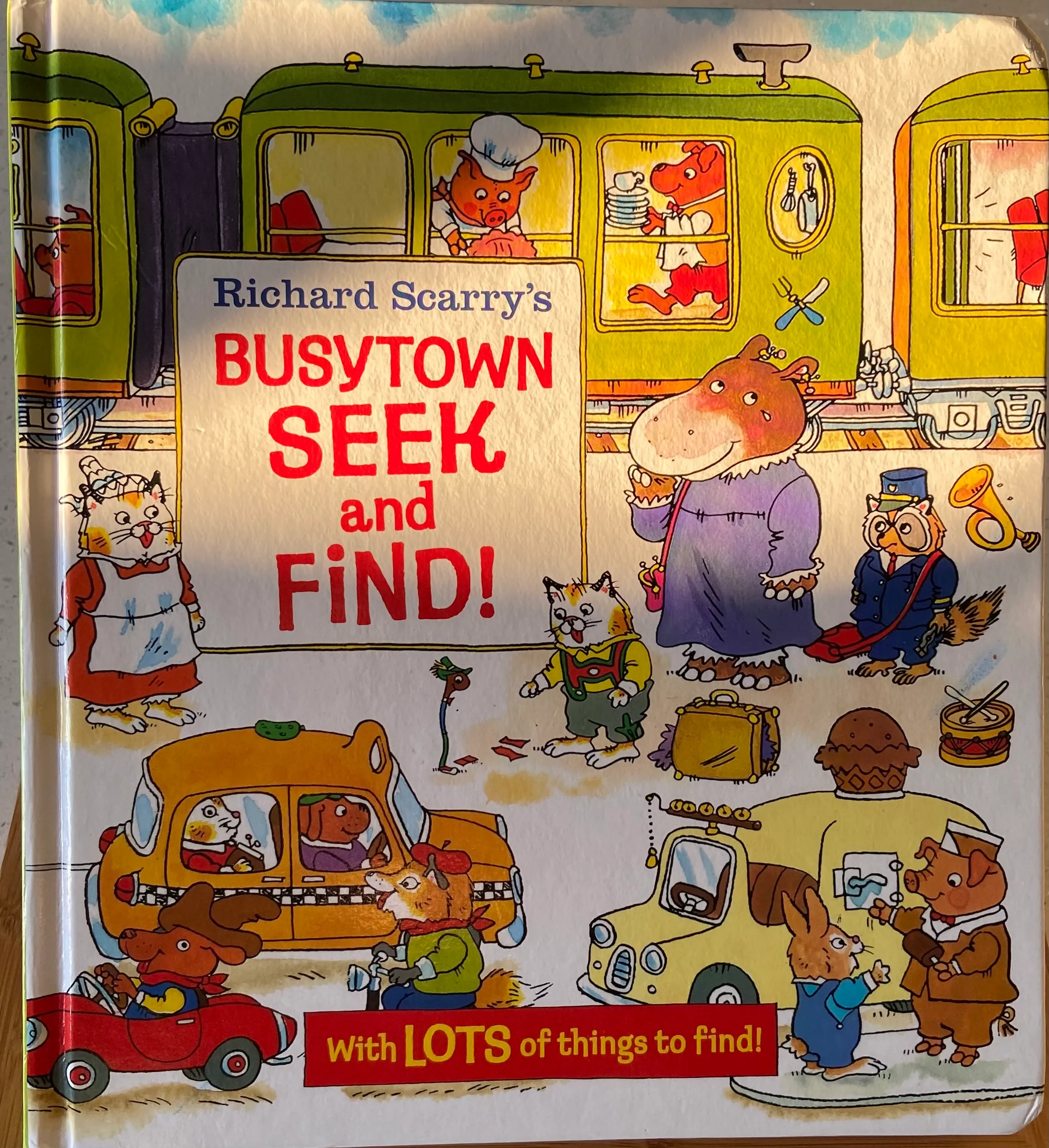Richard Scarry's Busytown Seek and Find!