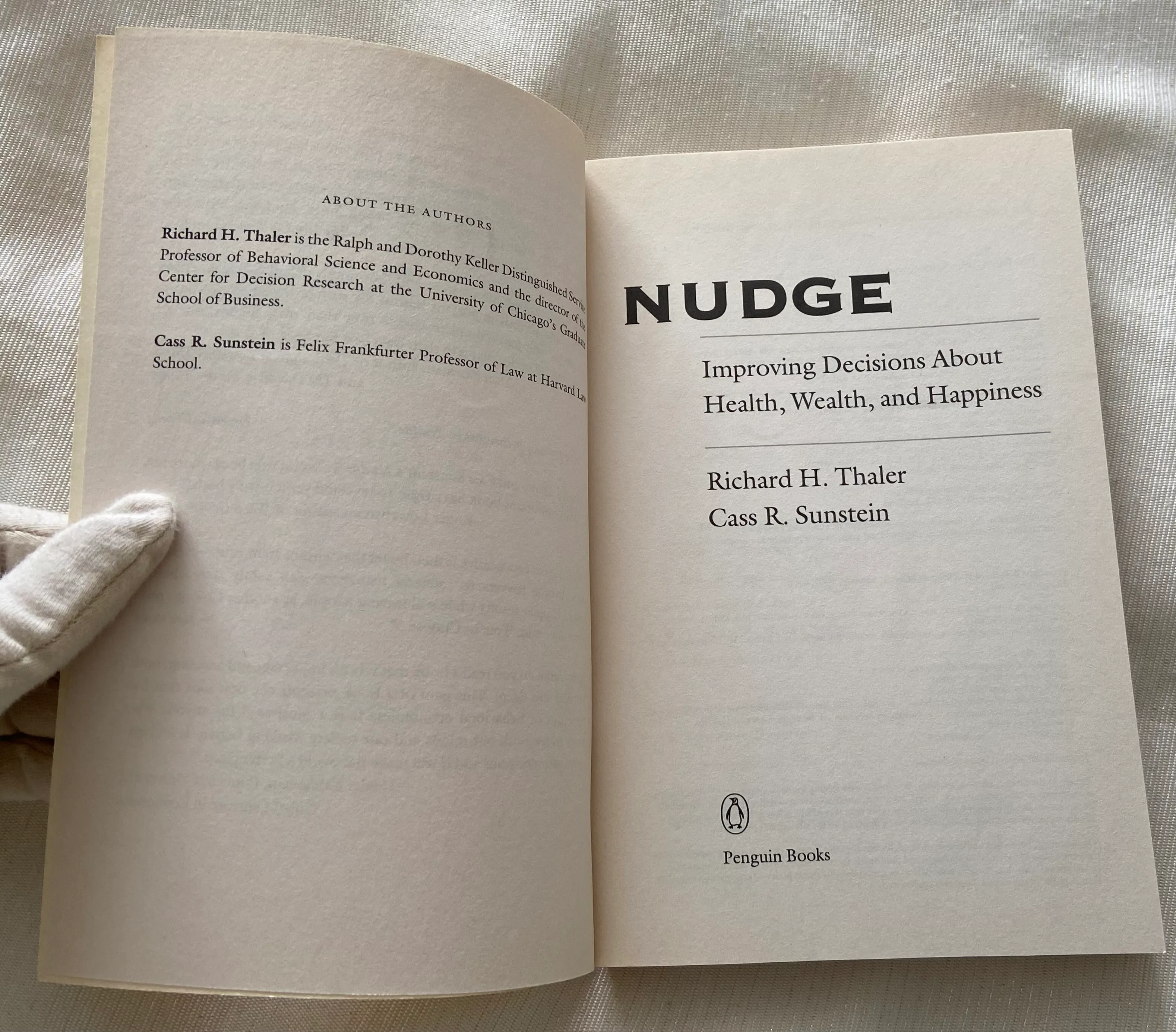 Nudge: Improving Decisions About Health, Wealth, and Happiness - Image 3