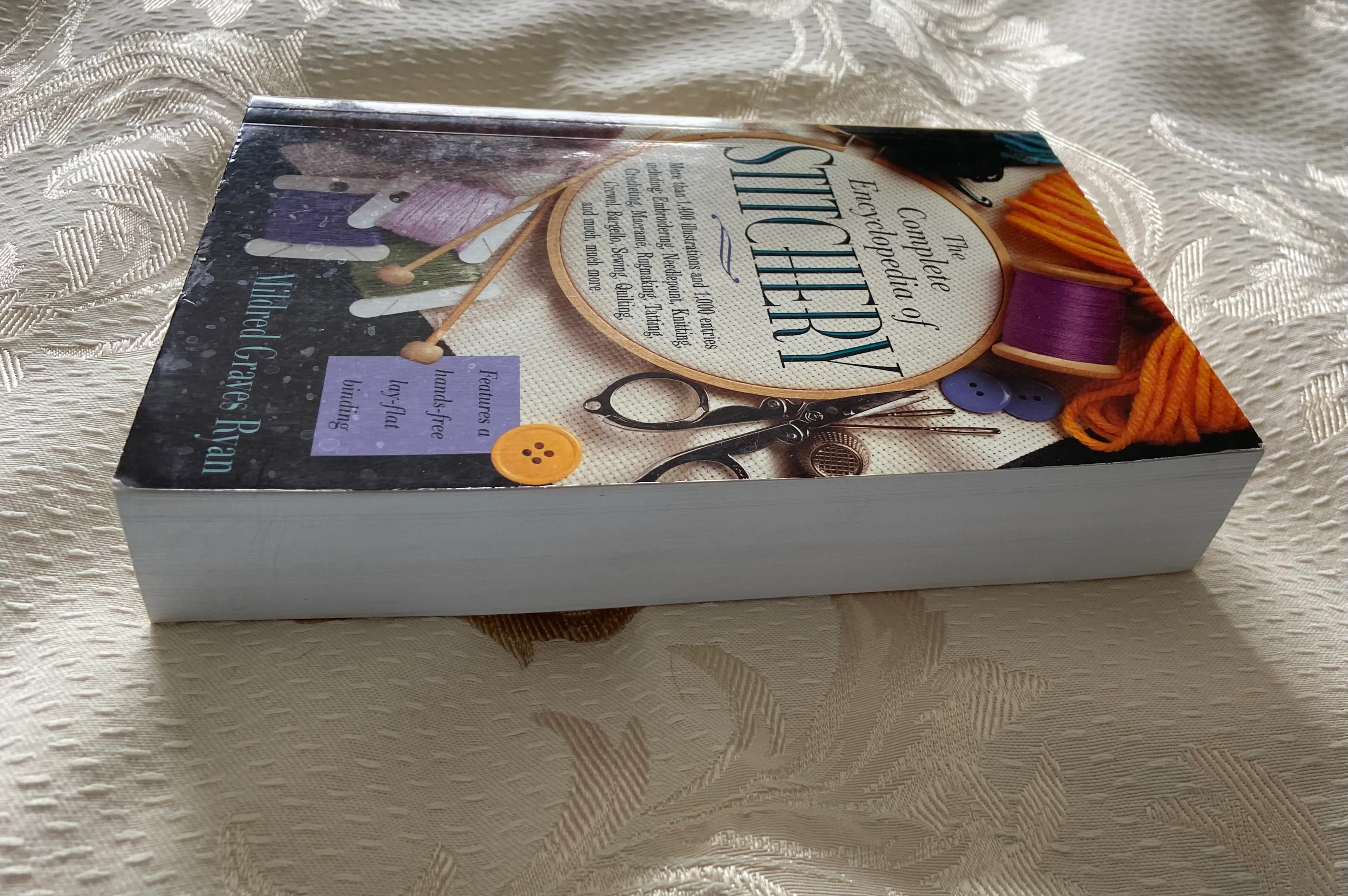 The Complete Encyclopedia of Stitchery - Image 2