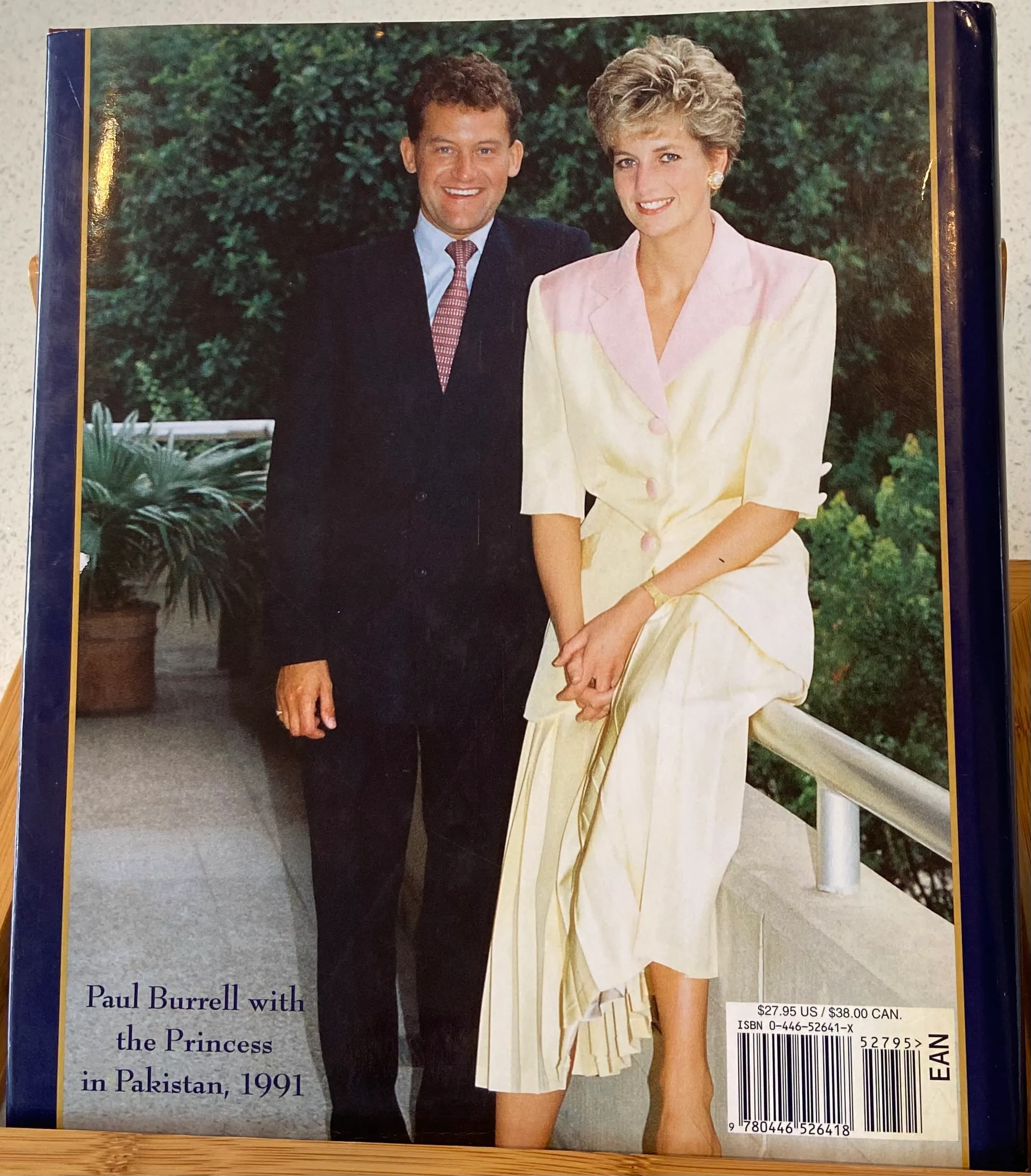 In The Royal Manner: Expert Advice On Etiquette And Entertaining From The Former Butler To Diana, Princess Of Wales - Image 2