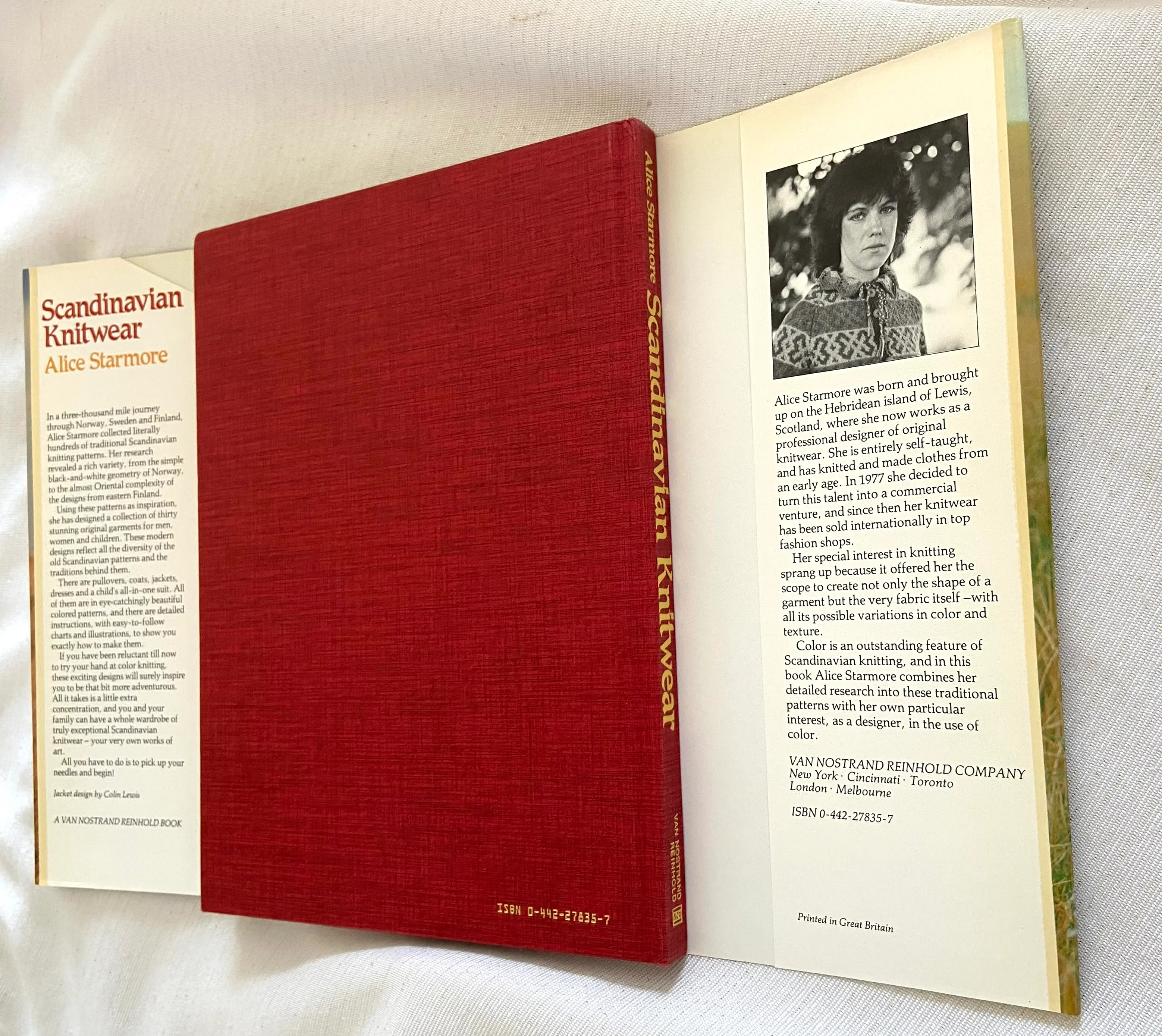 Scandinavian Knitwear: 30 Original Designs from Traditional Patterns - Image 3