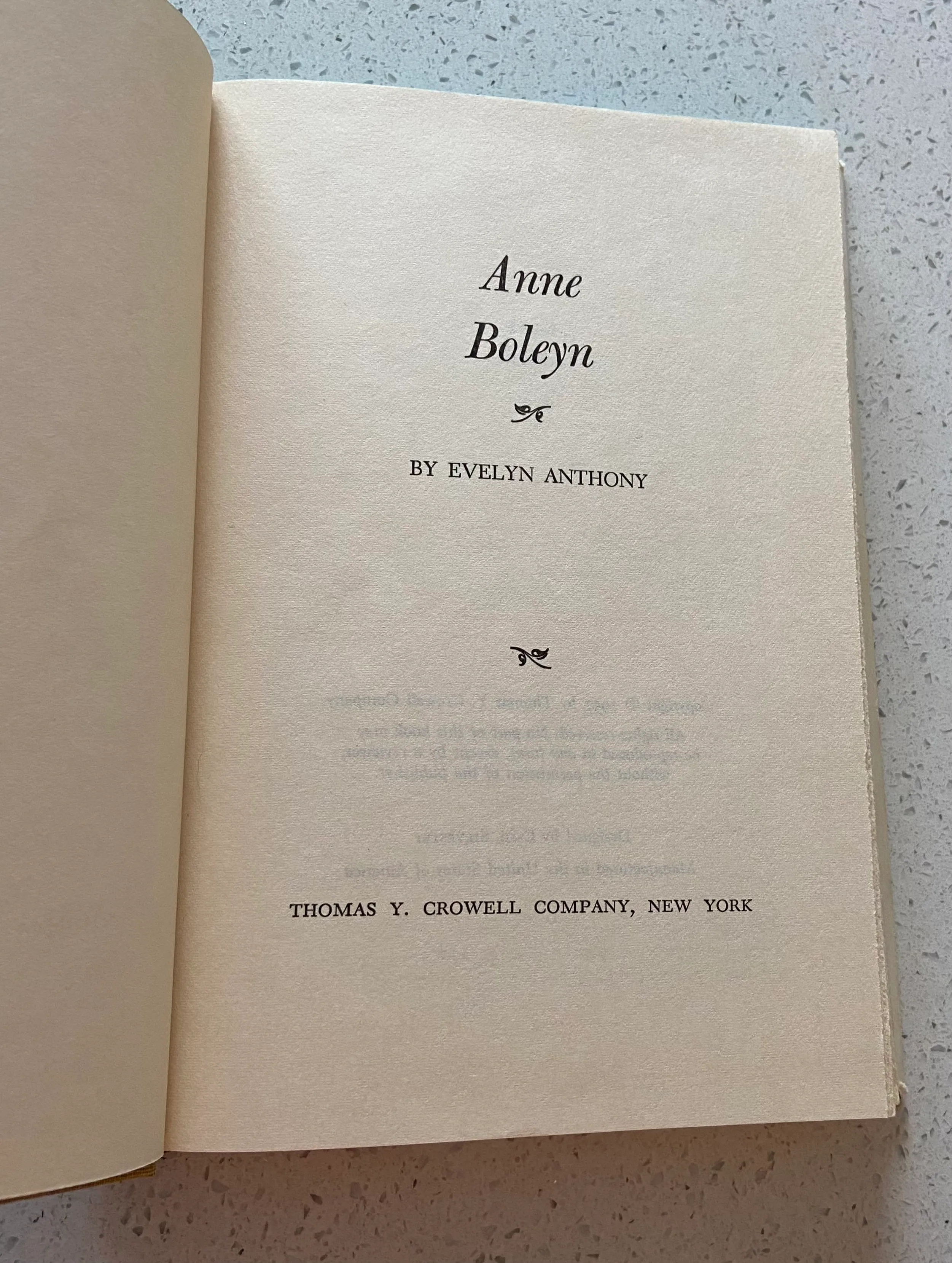 Anne Boleyn (Book Club Edition) - Image 3