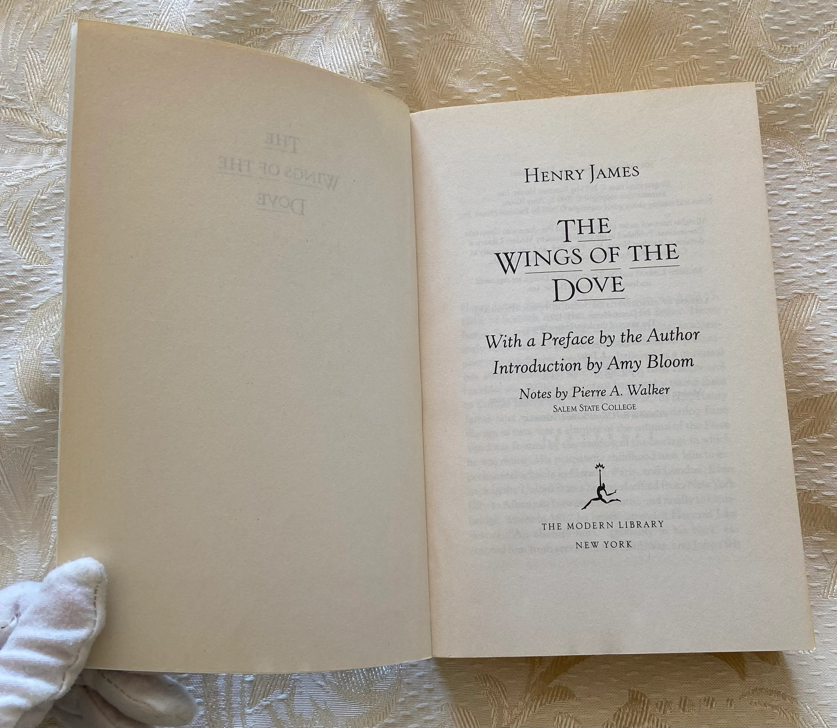 The Wings of the Dove (Modern Library 100 Best Novels) - Image 3